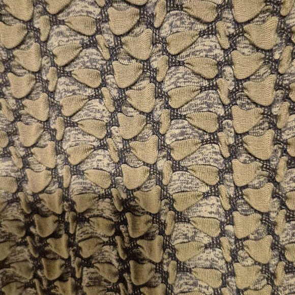 CUT LOOSE TUNIC -SIze Large.   New Conditon - Picture 6 of 6